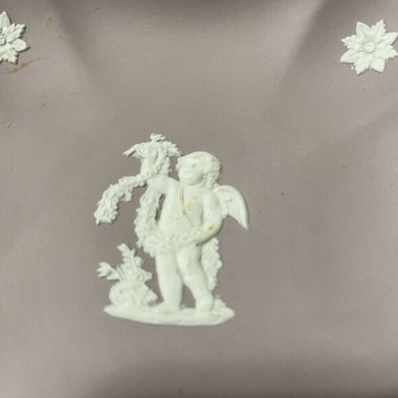 Vintage Wedgwood Lilac Jasperware Seasons Cherub 4" Square Trinket Dish England - Picture 2 of 5
